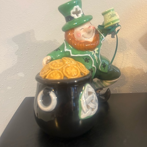 Leprechaun Figurine with Pot of Gold